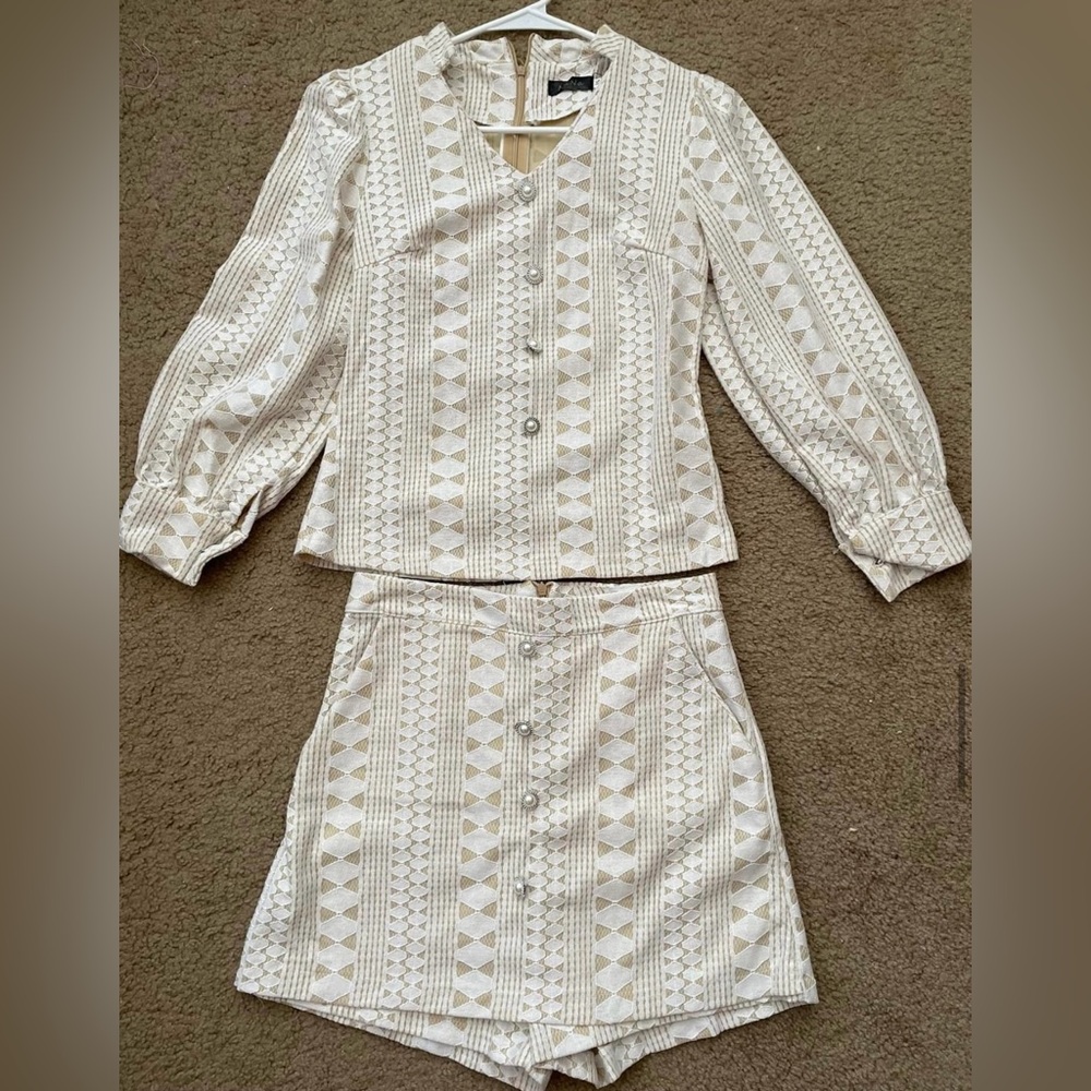 Set shirt skirt
